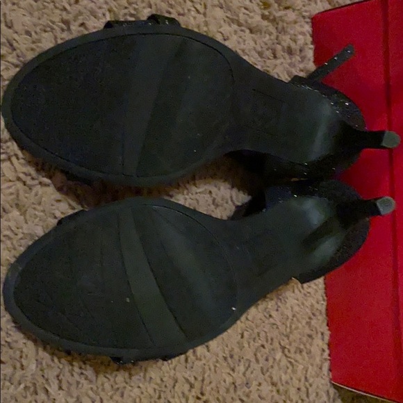 Fioni black sparkly stiletto. - Picture 2 of 8